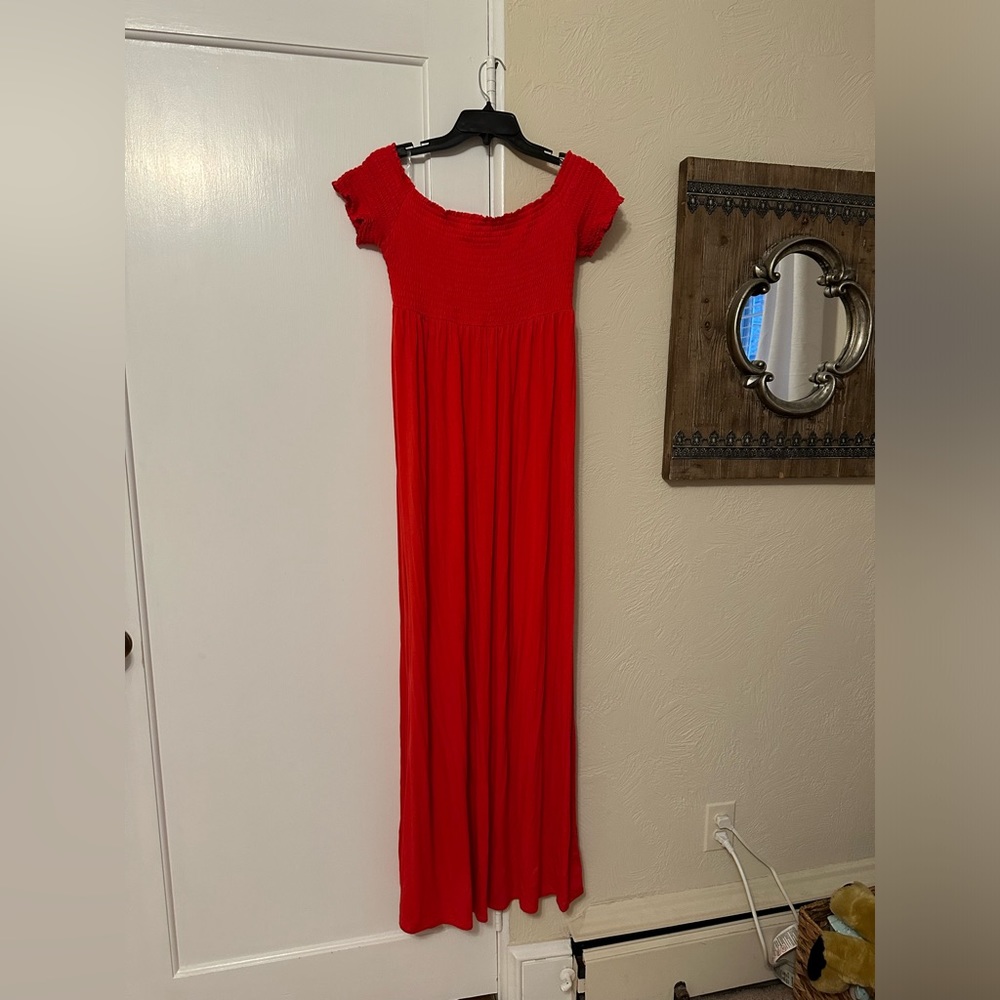 Isabel maternity smocked maxi dress EUC